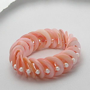 Natural Shell Round and White Pearls Bracelet